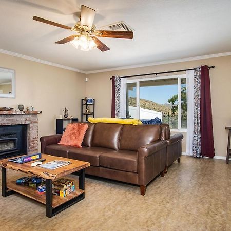 Peaceful Home With Nature Views & Trail Access Yucca Valley Exterior photo